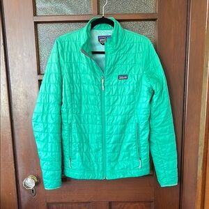 Patagonia Green Puffer Jacket Lightweight Quilted Design